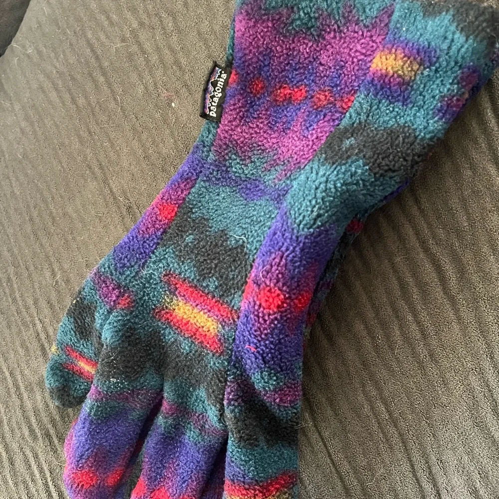 Colorful Patterned Gloves - Picture 6 of 8